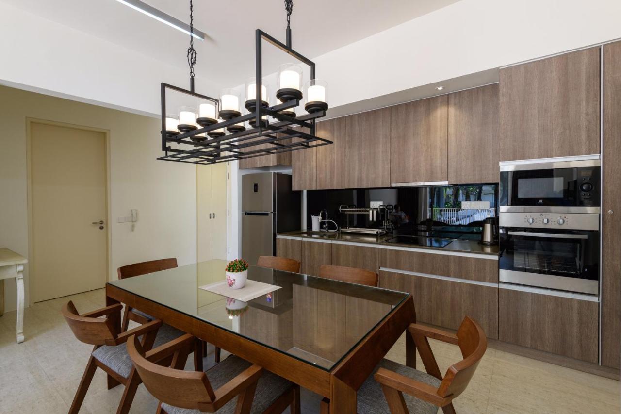 By The Sea Beach Front Apartment Batu Feringgi Ngoại thất bức ảnh
