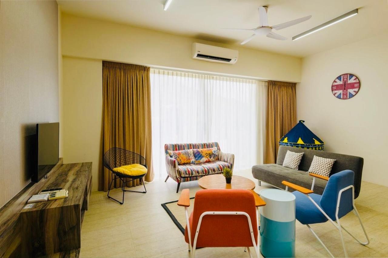 By The Sea Beach Front Apartment Batu Feringgi Ngoại thất bức ảnh