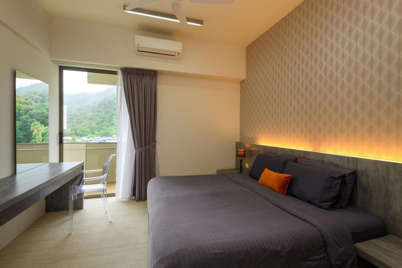 By The Sea Beach Front Apartment Batu Feringgi Ngoại thất bức ảnh