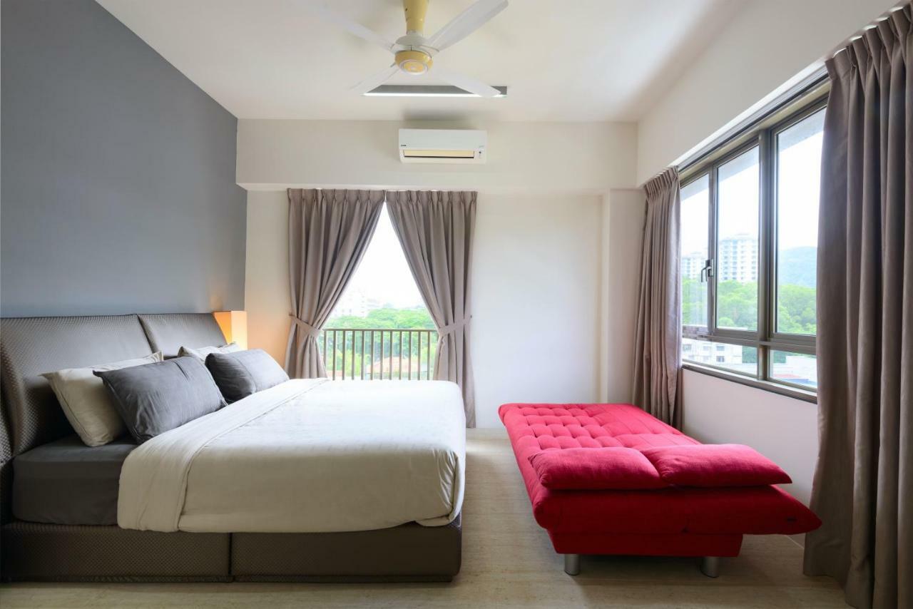 By The Sea Beach Front Apartment Batu Feringgi Ngoại thất bức ảnh