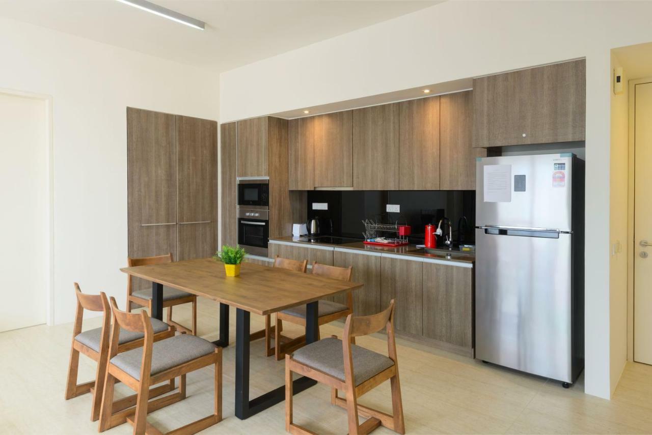 By The Sea Beach Front Apartment Batu Feringgi Ngoại thất bức ảnh