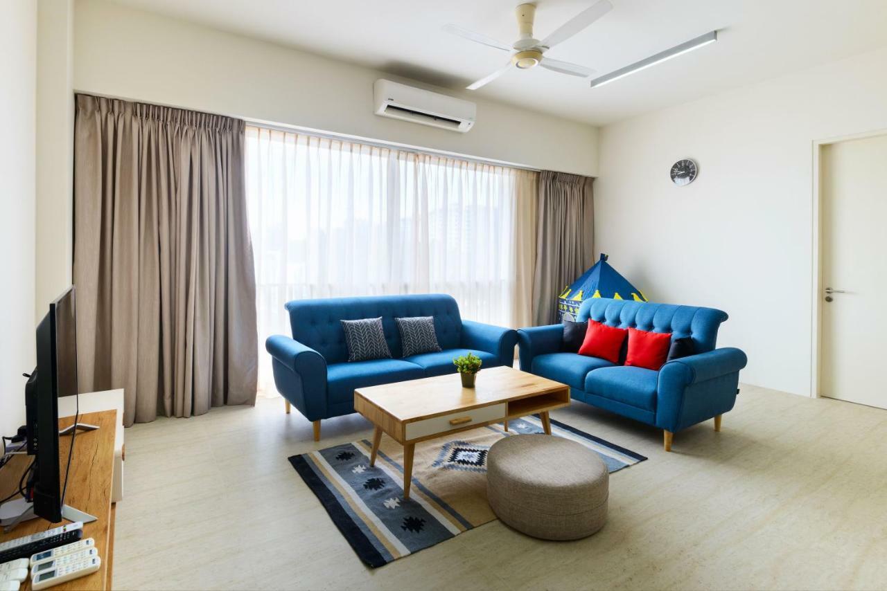 By The Sea Beach Front Apartment Batu Feringgi Ngoại thất bức ảnh