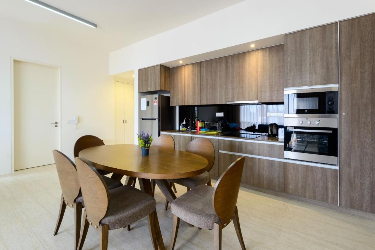By The Sea Beach Front Apartment Batu Feringgi Ngoại thất bức ảnh